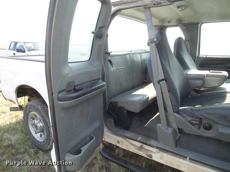 image for item DD8368 2007 Ford F250 Super Duty SuperCab pickup truck