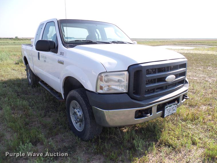 image for item DD8368 2007 Ford F250 Super Duty SuperCab pickup truck