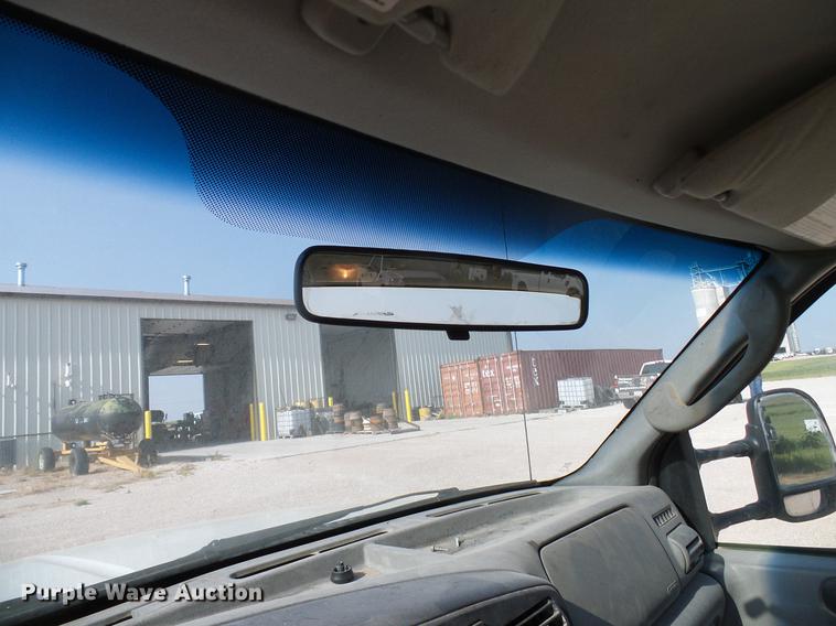 image for item DD8370 2007 Ford F350 Super Duty truck cab and chassis