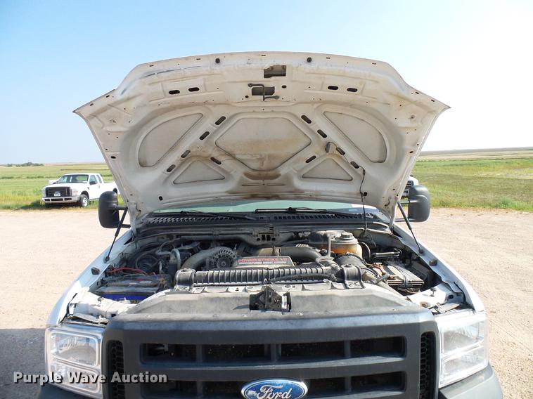 image for item DD8370 2007 Ford F350 Super Duty truck cab and chassis