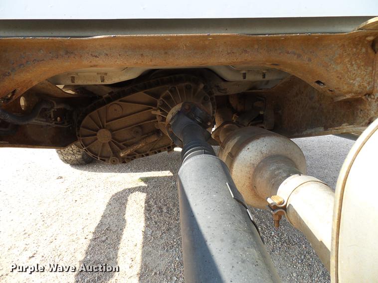 image for item DD8370 2007 Ford F350 Super Duty truck cab and chassis