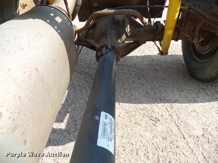 image for item DD8370 2007 Ford F350 Super Duty truck cab and chassis