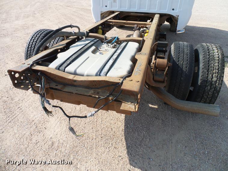 image for item DD8370 2007 Ford F350 Super Duty truck cab and chassis