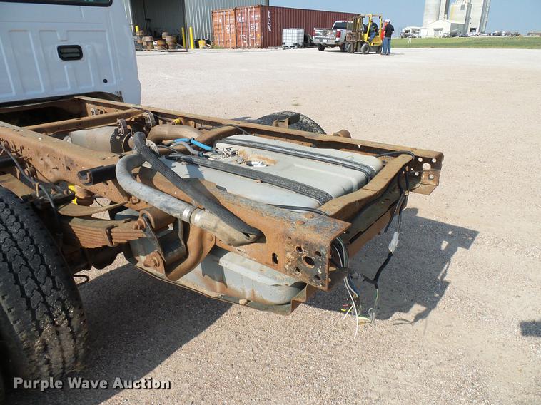 image for item DD8370 2007 Ford F350 Super Duty truck cab and chassis