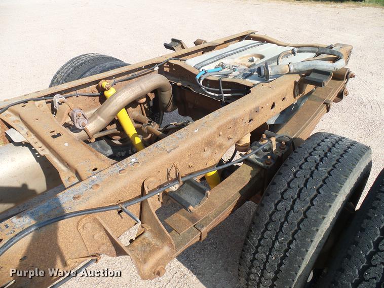 image for item DD8370 2007 Ford F350 Super Duty truck cab and chassis