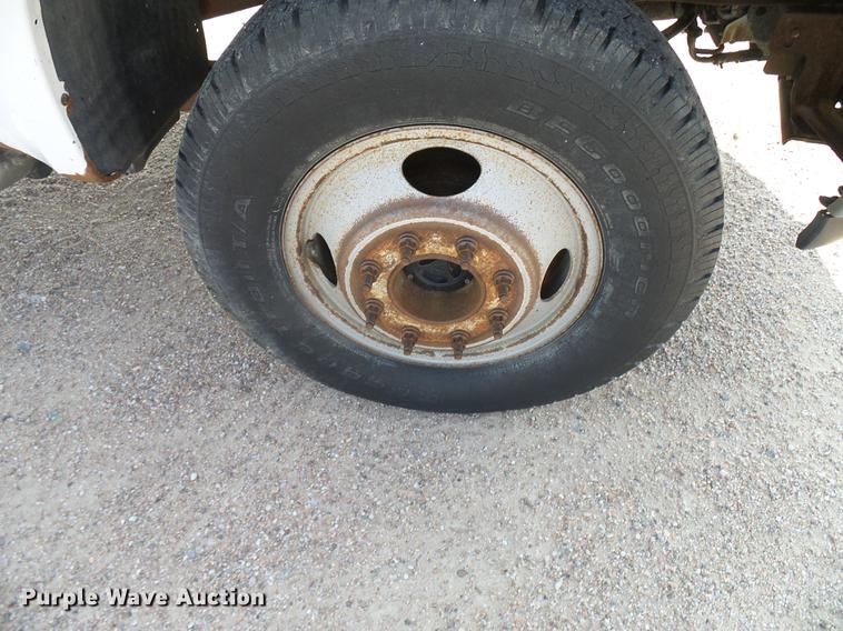 image for item DD8370 2007 Ford F350 Super Duty truck cab and chassis