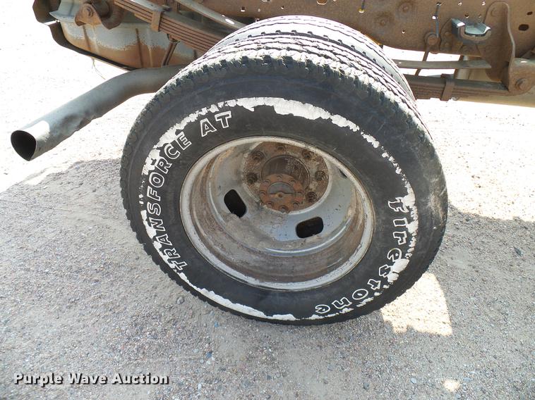 image for item DD8370 2007 Ford F350 Super Duty truck cab and chassis