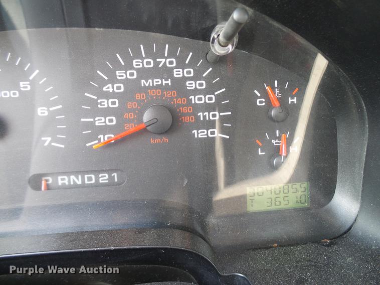 image for item DD8371 2005 Ford F150 SuperCab pickup truck