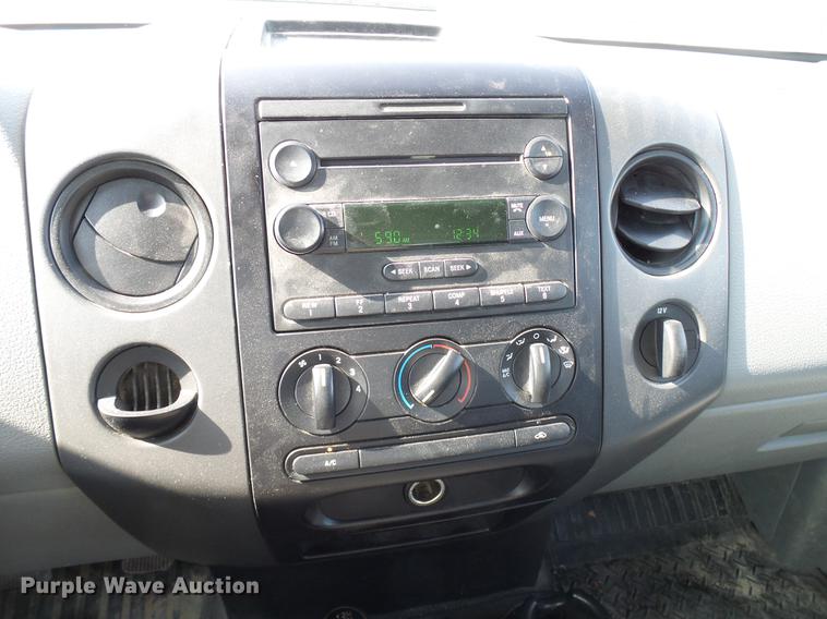 image for item DD8371 2005 Ford F150 SuperCab pickup truck