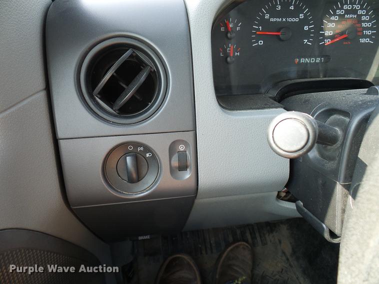 image for item DD8371 2005 Ford F150 SuperCab pickup truck