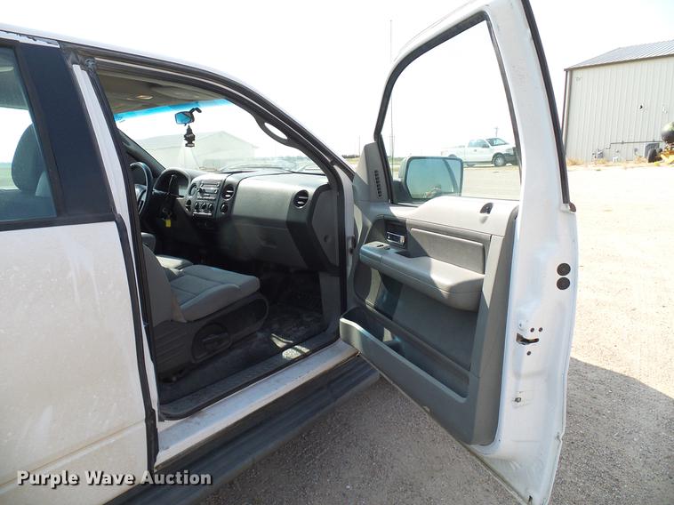 image for item DD8371 2005 Ford F150 SuperCab pickup truck