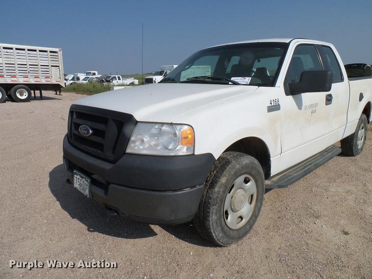 image for item DD8371 2005 Ford F150 SuperCab pickup truck