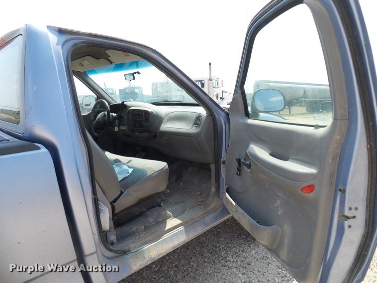 image for item DD8386 1998 Ford F150 pickup truck
