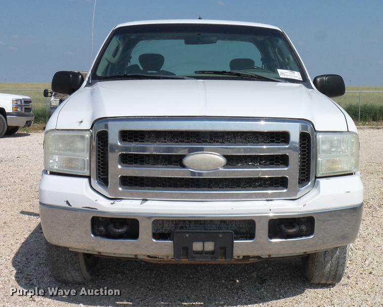 image for item DD8389 2005 Ford F250 Super Duty SuperCab pickup truck