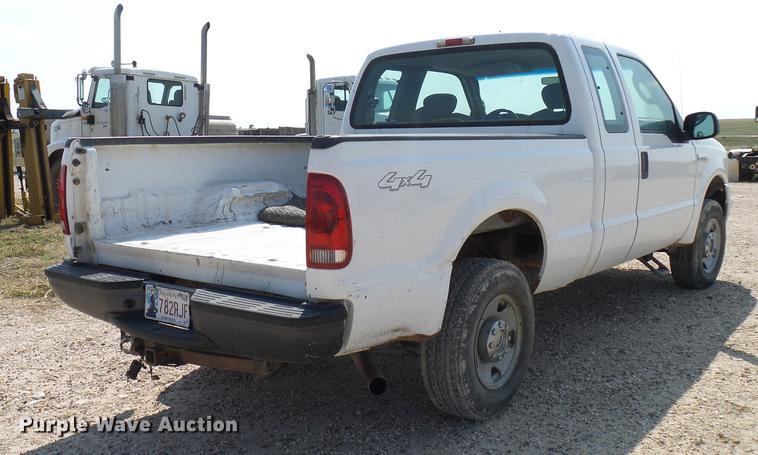 image for item DD8389 2005 Ford F250 Super Duty SuperCab pickup truck