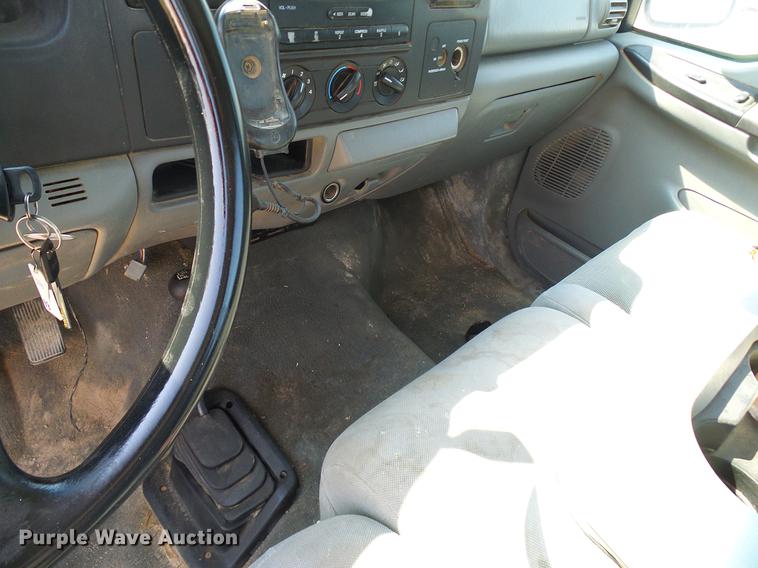 image for item DD8389 2005 Ford F250 Super Duty SuperCab pickup truck