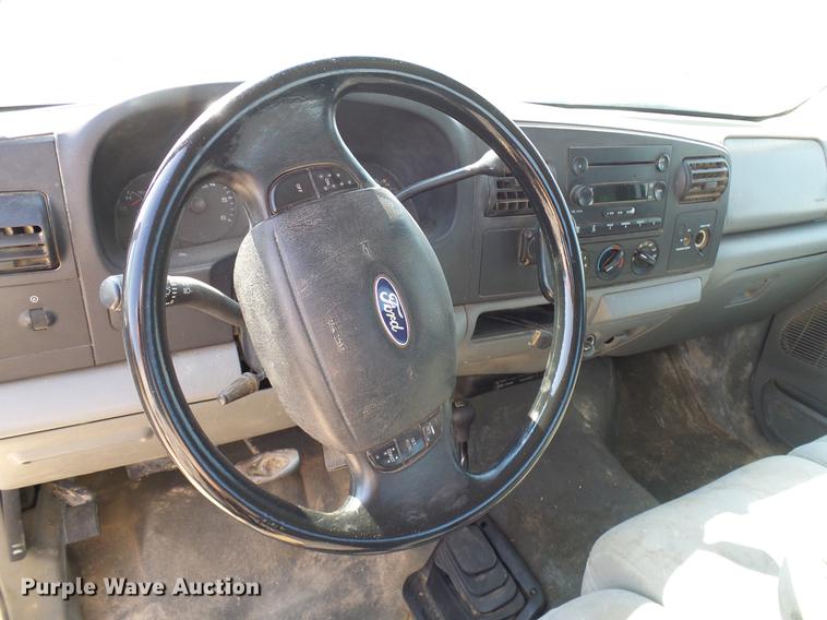 image for item DD8389 2005 Ford F250 Super Duty SuperCab pickup truck