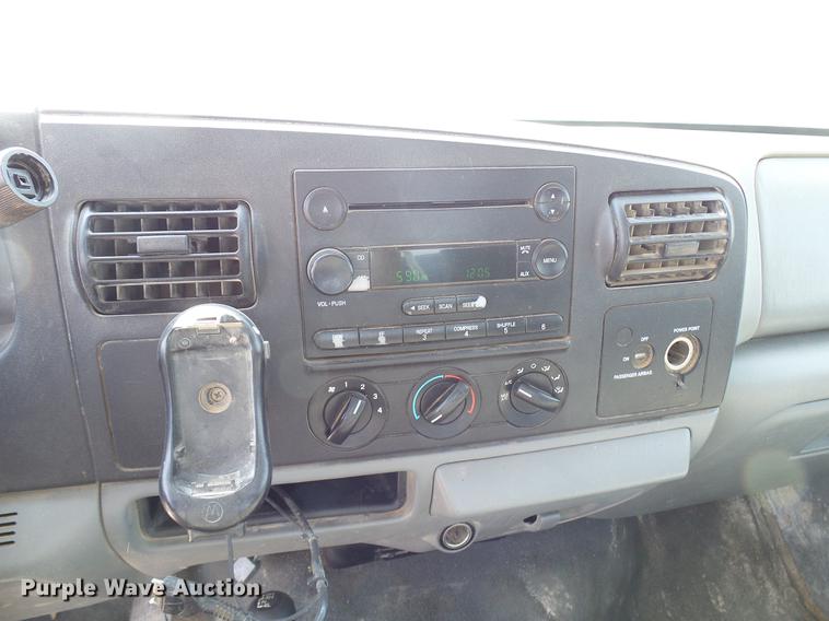 image for item DD8389 2005 Ford F250 Super Duty SuperCab pickup truck