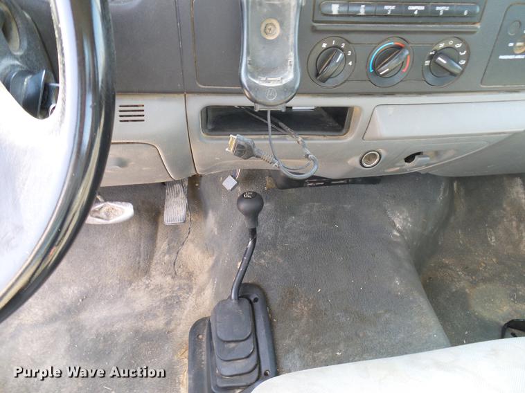 image for item DD8389 2005 Ford F250 Super Duty SuperCab pickup truck