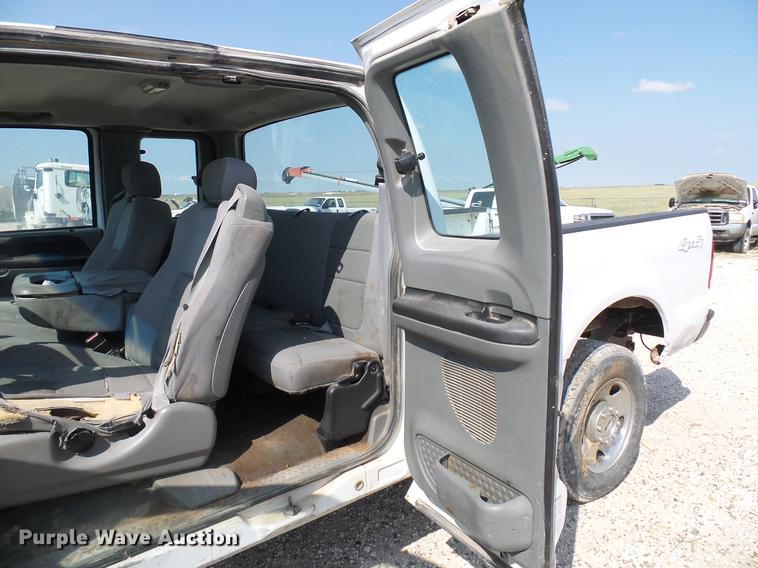 image for item DD8389 2005 Ford F250 Super Duty SuperCab pickup truck