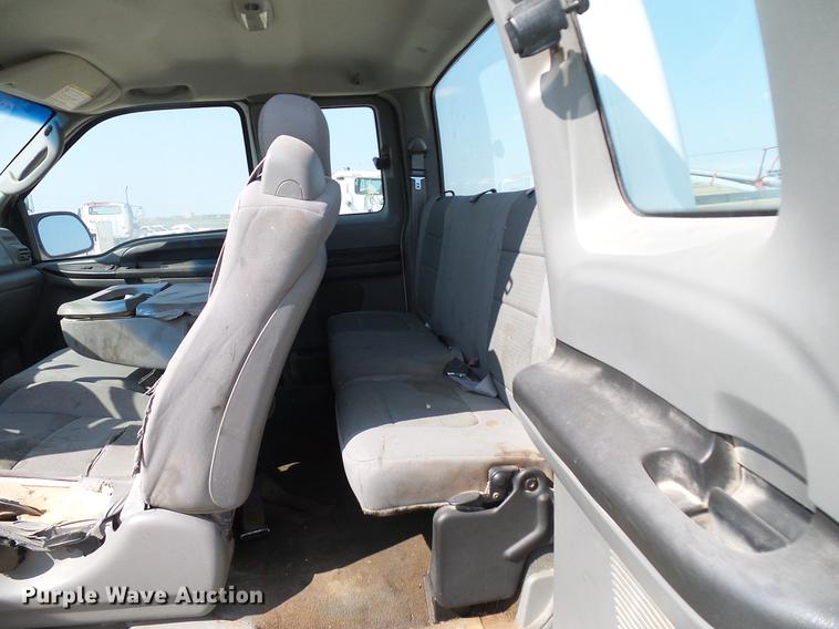 image for item DD8389 2005 Ford F250 Super Duty SuperCab pickup truck