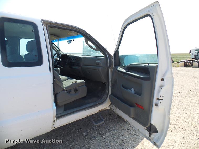 image for item DD8389 2005 Ford F250 Super Duty SuperCab pickup truck