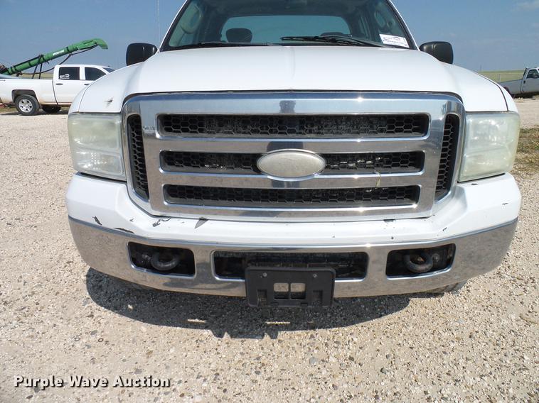 image for item DD8389 2005 Ford F250 Super Duty SuperCab pickup truck