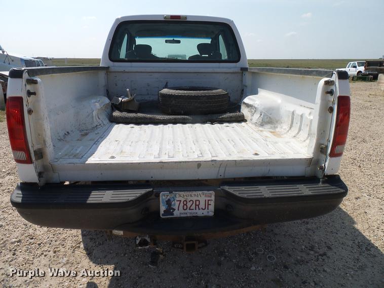 image for item DD8389 2005 Ford F250 Super Duty SuperCab pickup truck