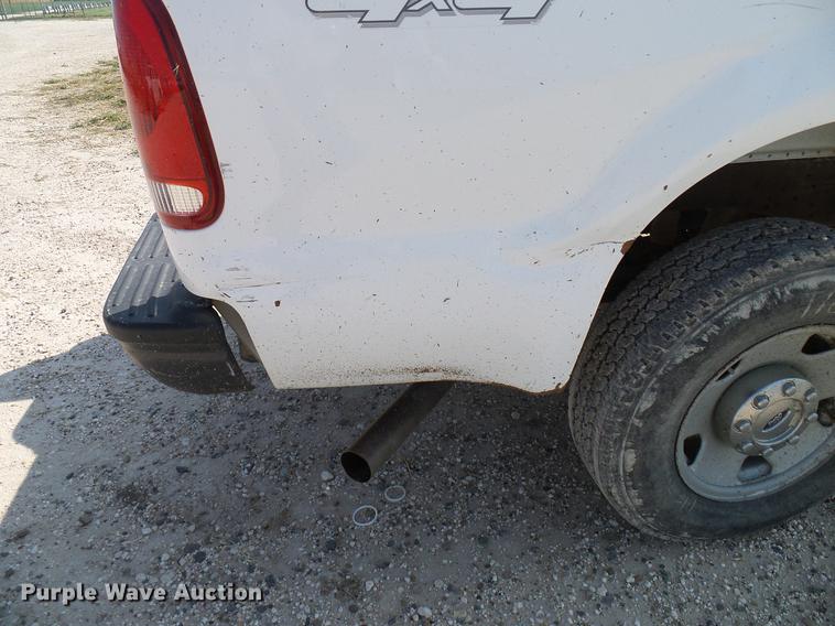 image for item DD8389 2005 Ford F250 Super Duty SuperCab pickup truck