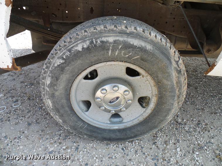image for item DD8389 2005 Ford F250 Super Duty SuperCab pickup truck