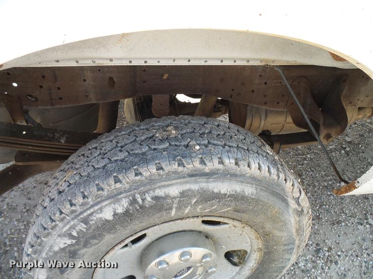image for item DD8389 2005 Ford F250 Super Duty SuperCab pickup truck