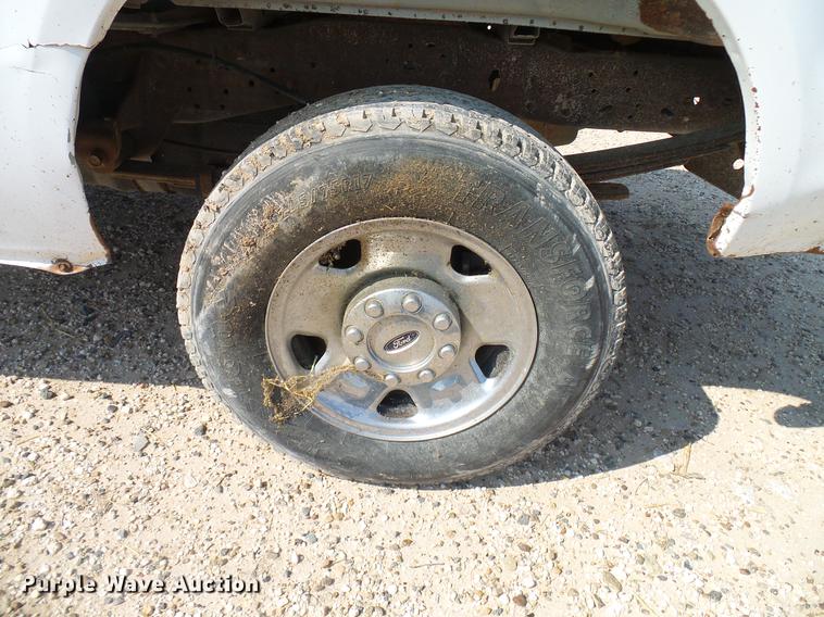 image for item DD8389 2005 Ford F250 Super Duty SuperCab pickup truck