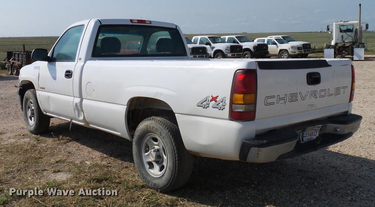 image for item DD8393 2001 Chevrolet Silverado 1500 pickup truck