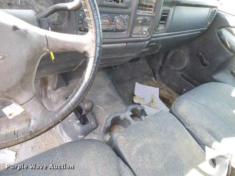 image for item DD8393 2001 Chevrolet Silverado 1500 pickup truck