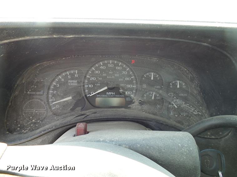 image for item DD8393 2001 Chevrolet Silverado 1500 pickup truck