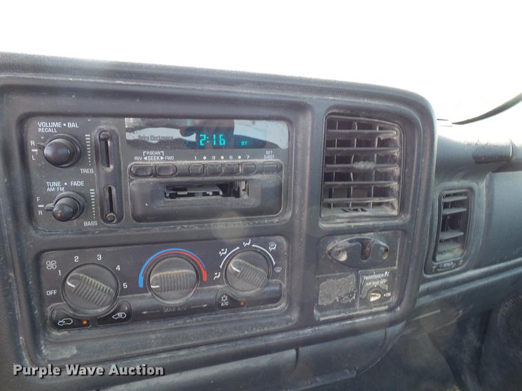 image for item DD8393 2001 Chevrolet Silverado 1500 pickup truck