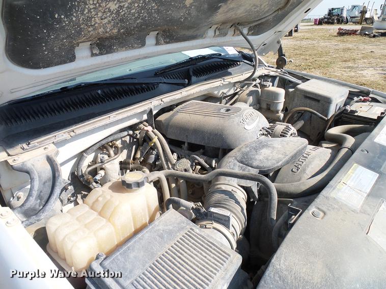 image for item DD8393 2001 Chevrolet Silverado 1500 pickup truck