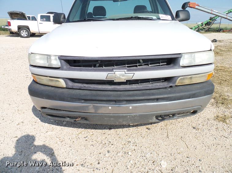 image for item DD8393 2001 Chevrolet Silverado 1500 pickup truck