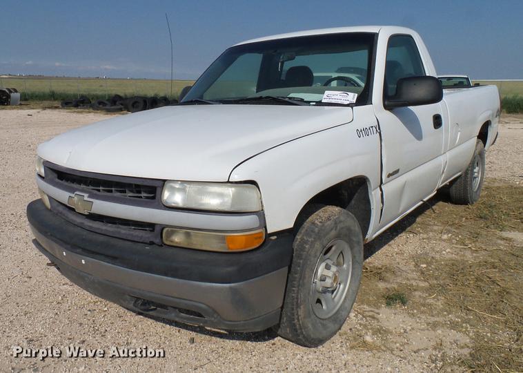 image for item DD8393 2001 Chevrolet Silverado 1500 pickup truck