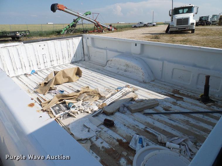 image for item DD8393 2001 Chevrolet Silverado 1500 pickup truck