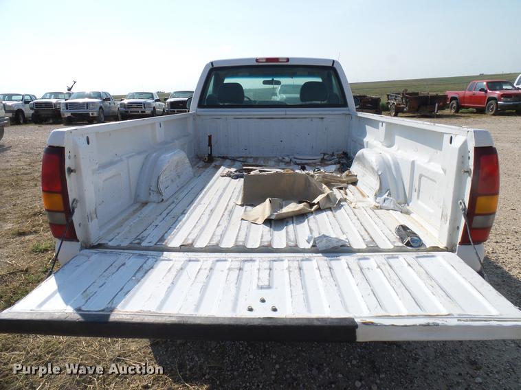 image for item DD8393 2001 Chevrolet Silverado 1500 pickup truck
