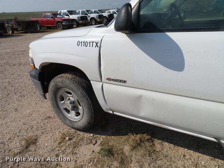 image for item DD8393 2001 Chevrolet Silverado 1500 pickup truck