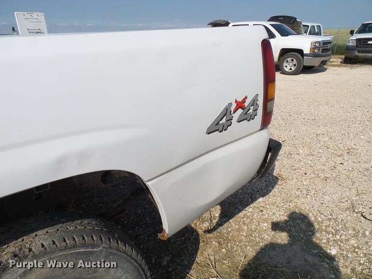 image for item DD8393 2001 Chevrolet Silverado 1500 pickup truck