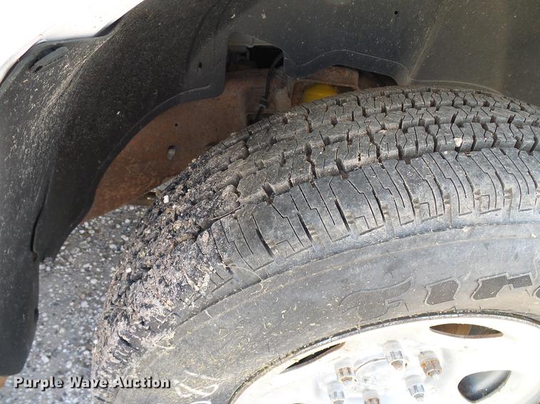 image for item DD8393 2001 Chevrolet Silverado 1500 pickup truck