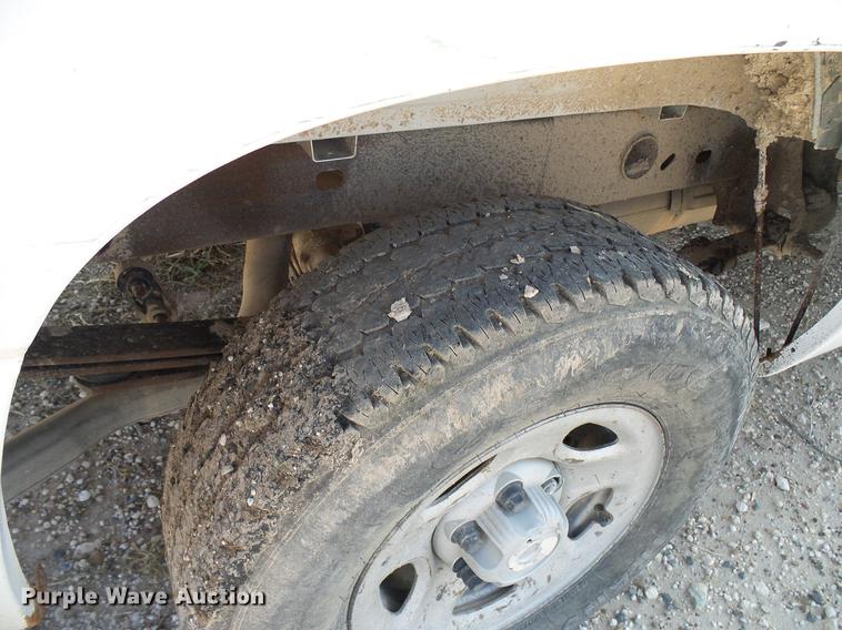 image for item DD8393 2001 Chevrolet Silverado 1500 pickup truck