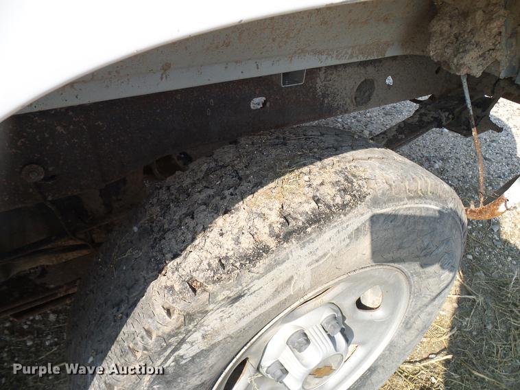 image for item DD8393 2001 Chevrolet Silverado 1500 pickup truck