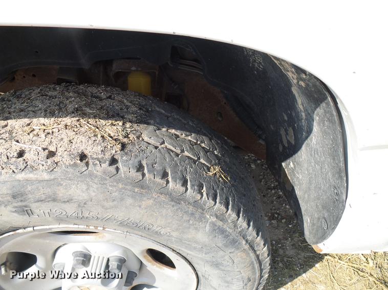 image for item DD8393 2001 Chevrolet Silverado 1500 pickup truck