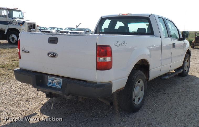 image for item DD8394 2005 Ford F150 SuperCab pickup truck