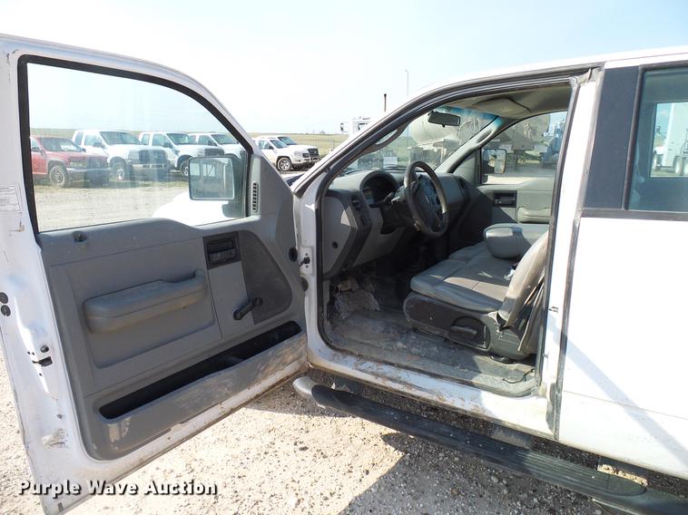 image for item DD8394 2005 Ford F150 SuperCab pickup truck