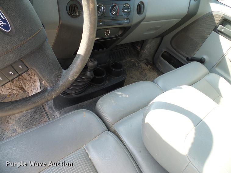 image for item DD8394 2005 Ford F150 SuperCab pickup truck